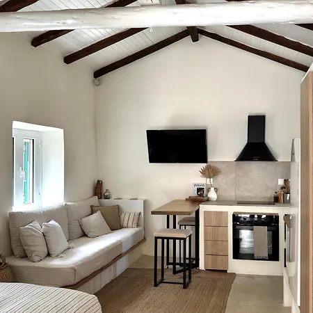 Apartment Akrasi Manor In Agios Mathaios Corfu *